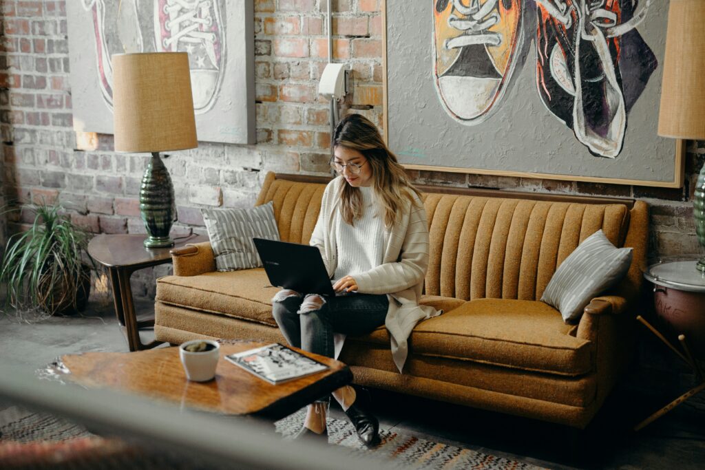 How to Find Real Remote Work and Stay Away from Online Job Scams